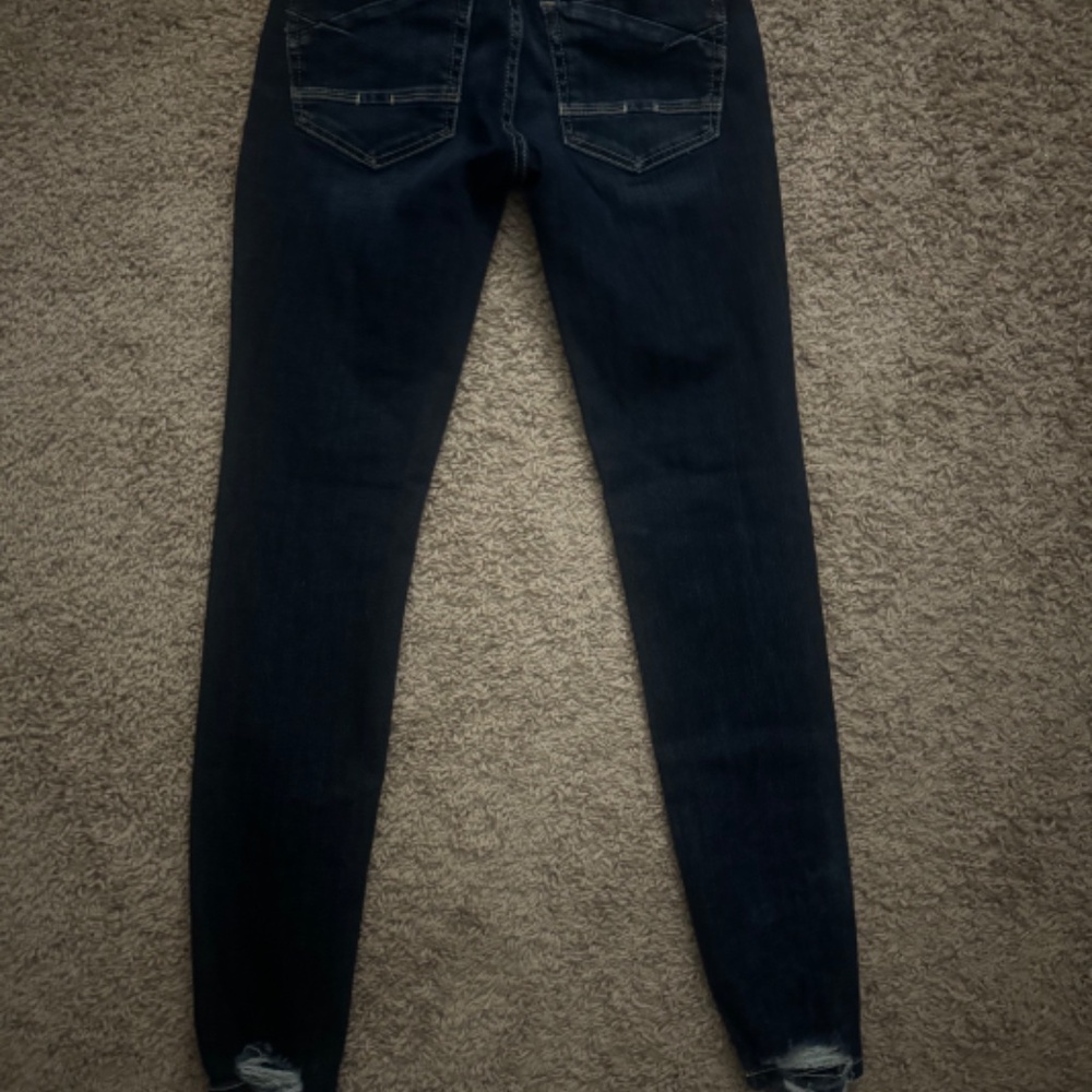 BKE - Picture 2 of 3